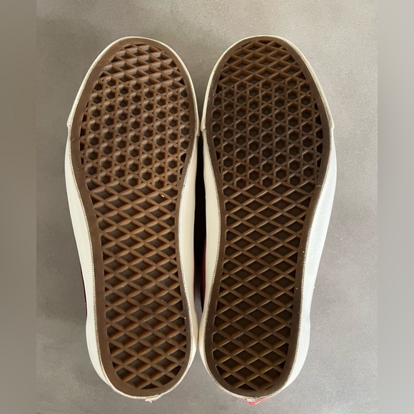 Vans UA OG Old Skool LX; Men size: 8.5, Women: 10 - Picture 5 of 8